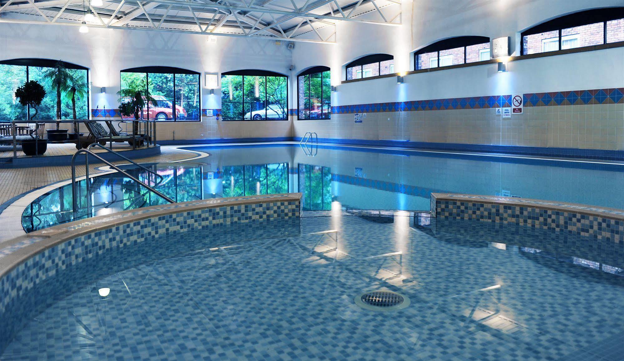 Village Hotel Manchester Хайд Экстерьер фото